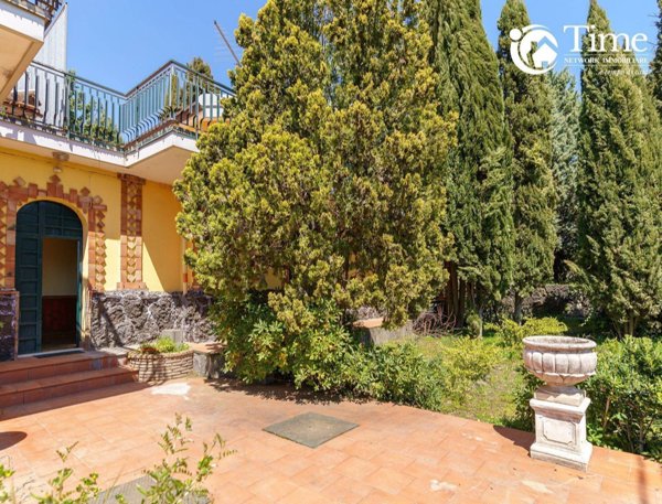 casa indipendente in vendita a Nicolosi