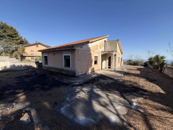 casa indipendente in vendita a Nicolosi