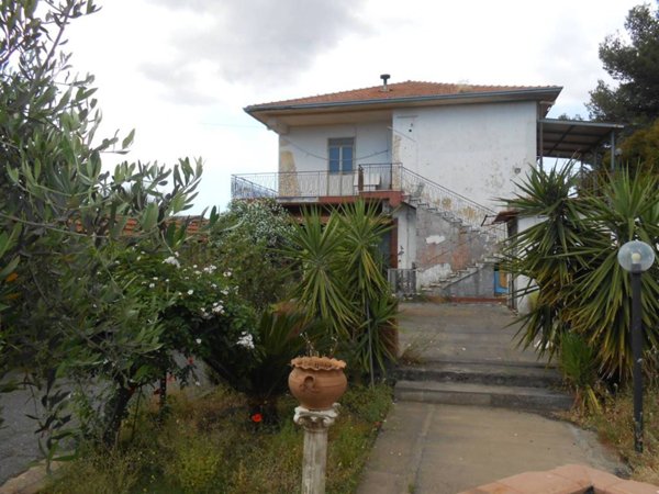 casa indipendente in vendita a Nicolosi