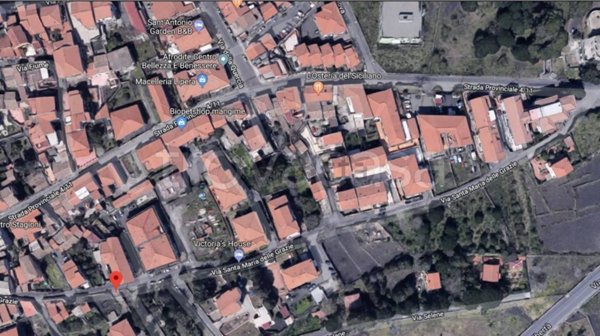 locale di sgombero in vendita a Nicolosi