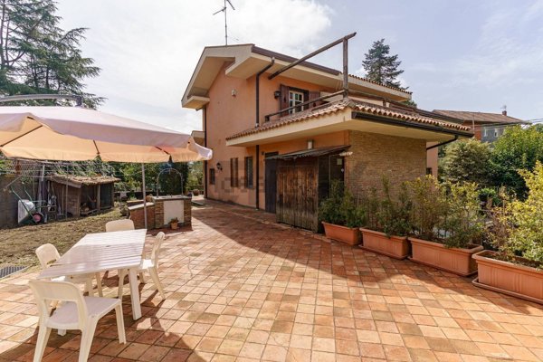casa indipendente in vendita a Nicolosi