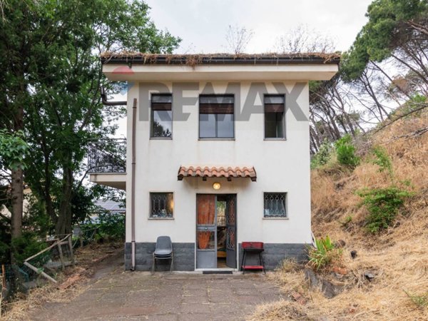 casa indipendente in vendita a Nicolosi