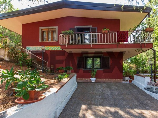 casa indipendente in vendita a Nicolosi