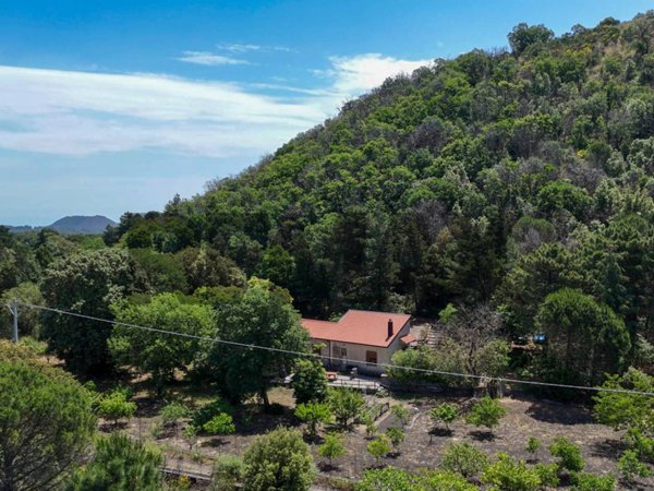 casa indipendente in vendita a Nicolosi