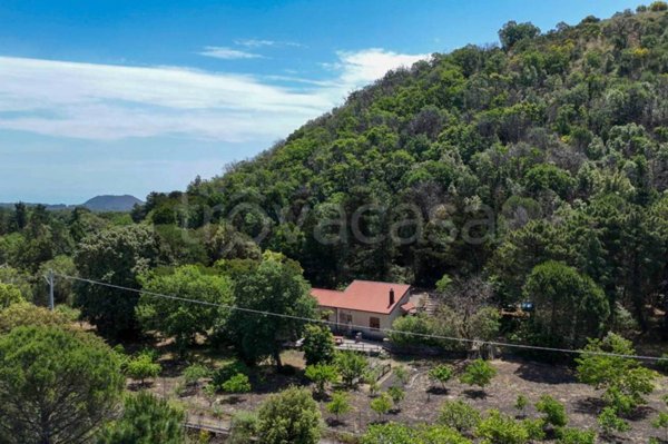 casa indipendente in vendita a Nicolosi