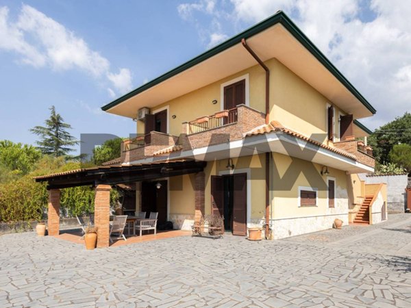 casa indipendente in vendita a Nicolosi
