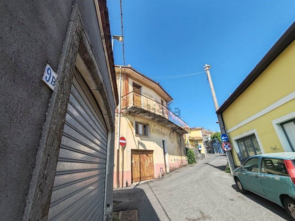 esavano in vendita a Nicolosi