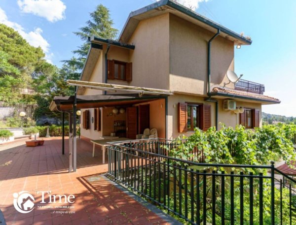 casa indipendente in vendita a Nicolosi