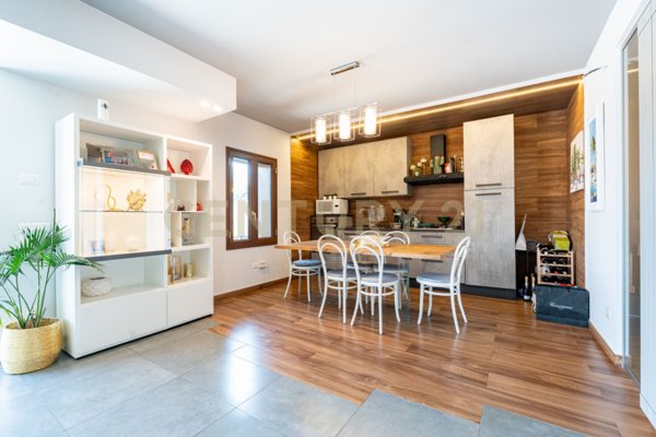 casa indipendente in vendita a Nicolosi