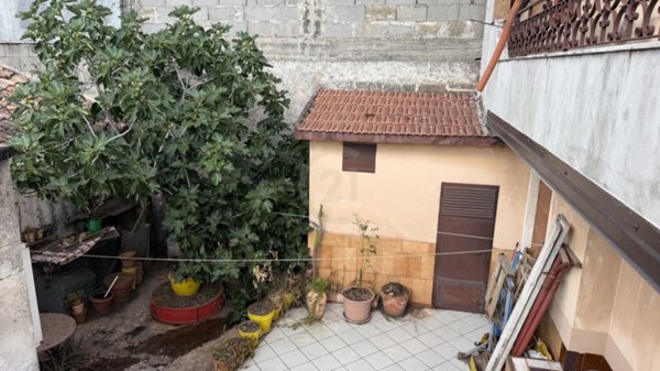 casa indipendente in vendita a Nicolosi