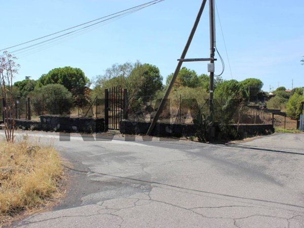terreno in vendita a Nicolosi