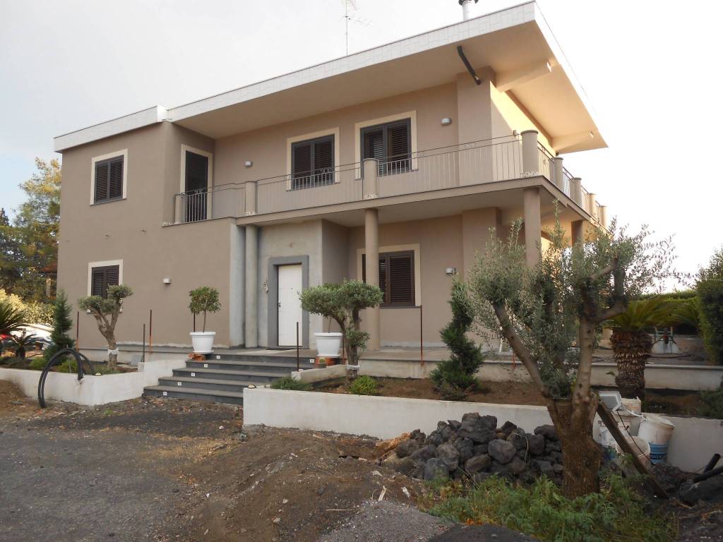 casa indipendente in vendita a Nicolosi