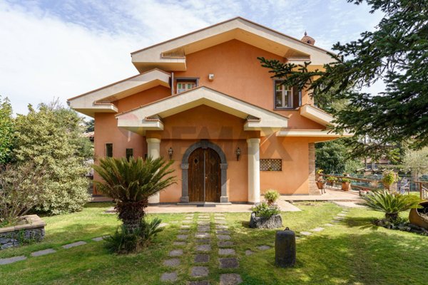 casa indipendente in vendita a Nicolosi
