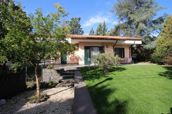 casa indipendente in vendita a Nicolosi