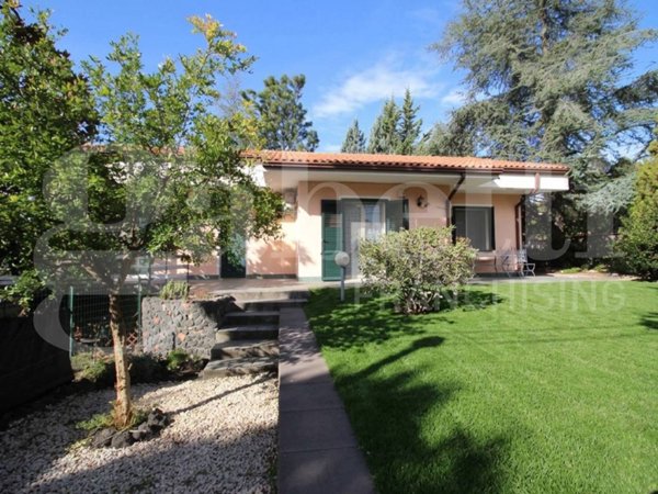 casa indipendente in vendita a Nicolosi