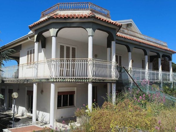 casa indipendente in vendita a Nicolosi