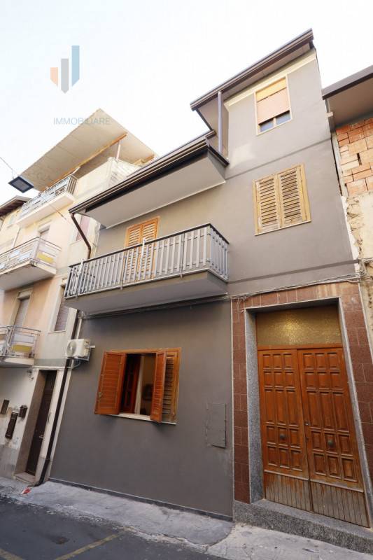 casa indipendente in vendita a Palagonia