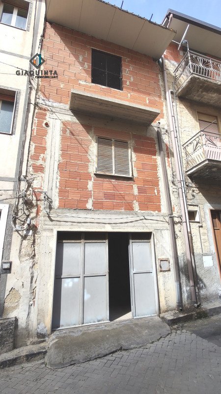 casa indipendente in vendita a Palagonia