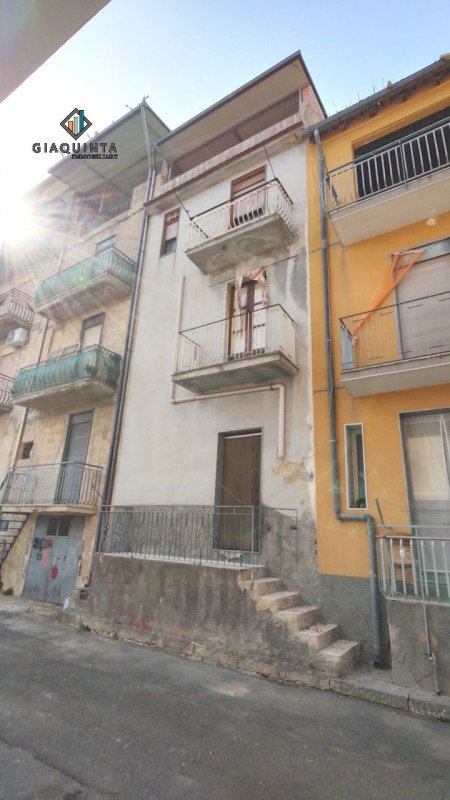 casa indipendente in vendita a Palagonia