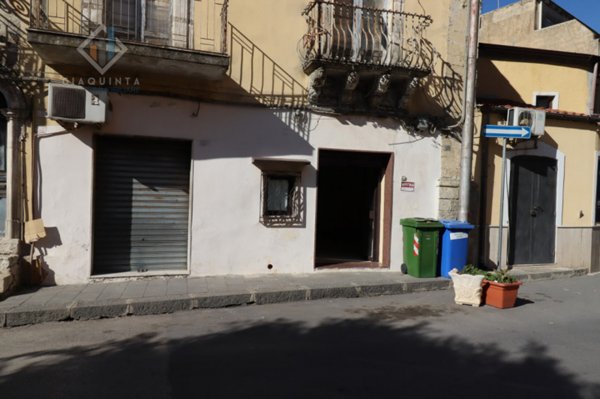 locale commerciale in vendita a Palagonia