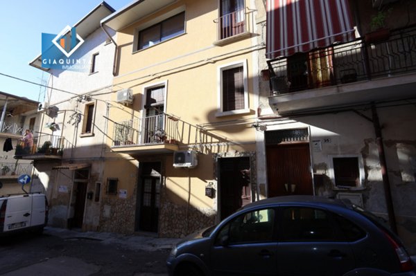 casa indipendente in vendita a Palagonia