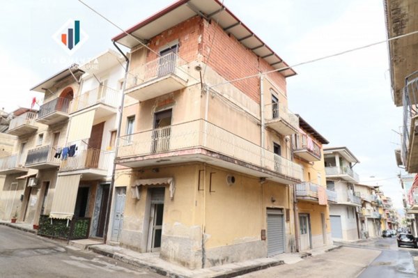 casa indipendente in vendita a Palagonia