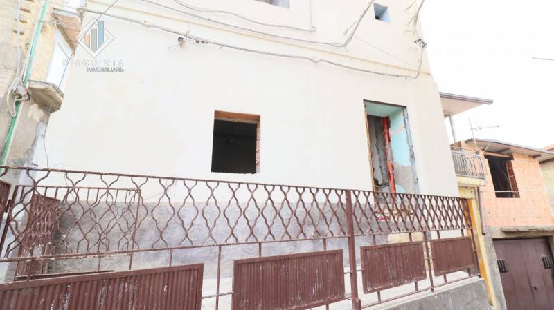 casa indipendente in vendita a Palagonia