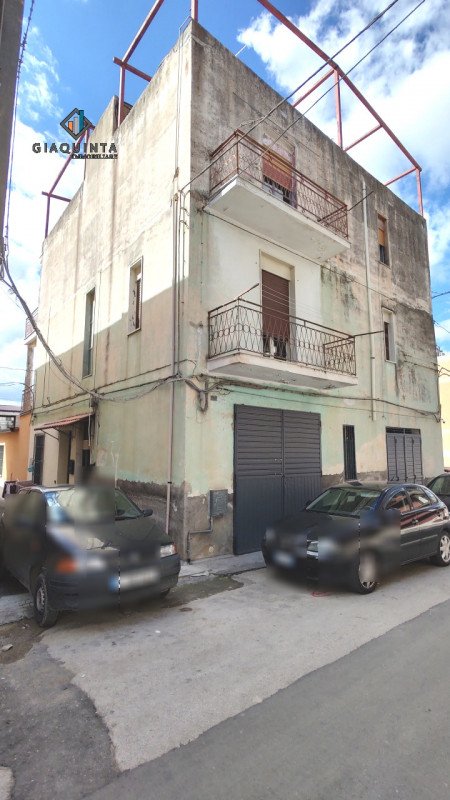 casa indipendente in vendita a Palagonia