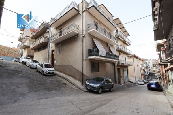 casa indipendente in vendita a Palagonia
