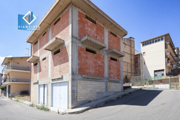 casa indipendente in vendita a Palagonia