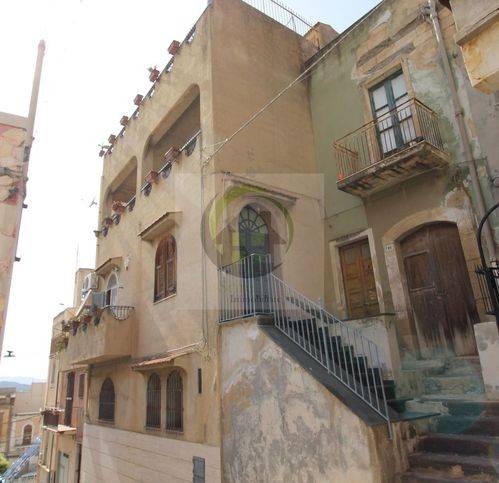 casa indipendente in vendita a Palagonia