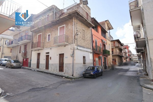 casa indipendente in vendita a Palagonia