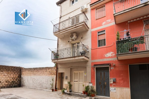 casa indipendente in vendita a Palagonia