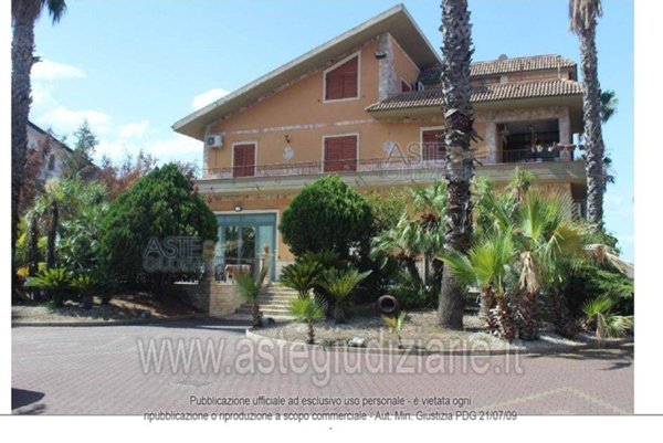 locale commerciale in vendita a Palagonia