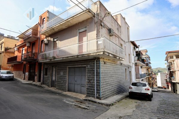 casa indipendente in vendita a Palagonia