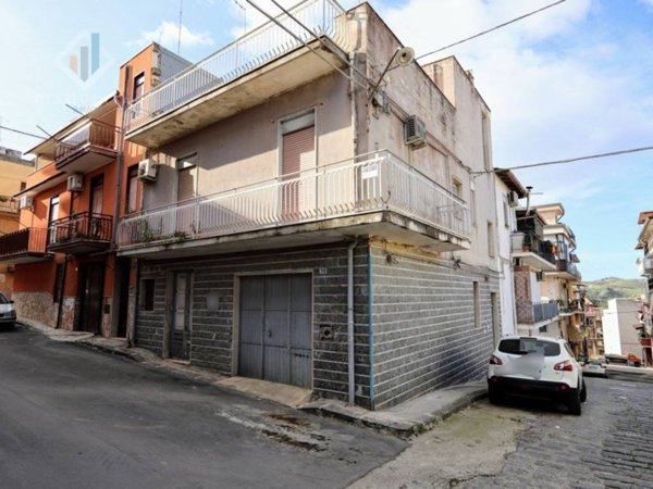 casa indipendente in vendita a Palagonia