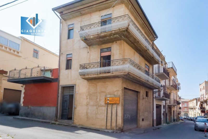 casa indipendente in vendita a Palagonia