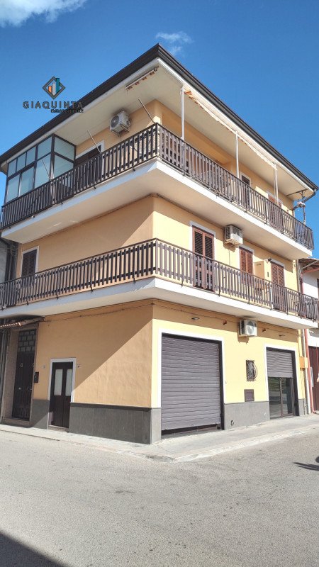 casa indipendente in vendita a Palagonia