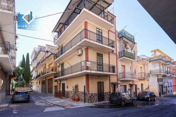 casa indipendente in vendita a Palagonia