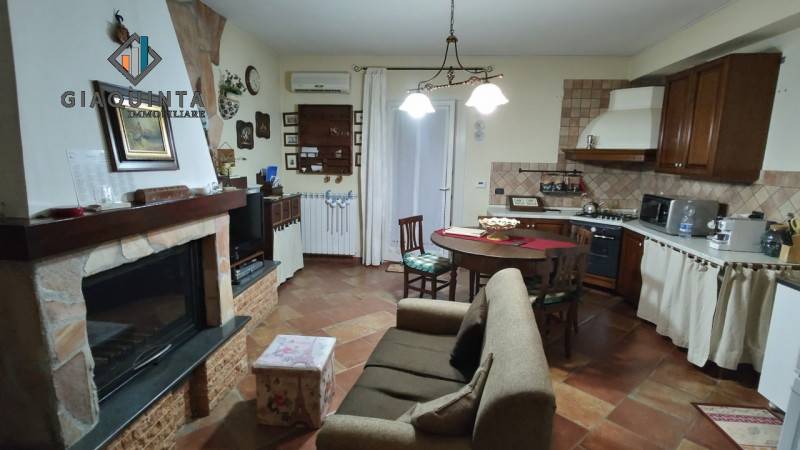 casa indipendente in vendita a Palagonia