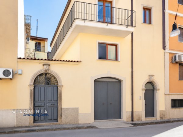 casa indipendente in vendita a Palagonia