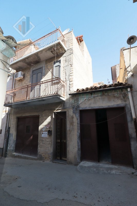 casa indipendente in vendita a Palagonia