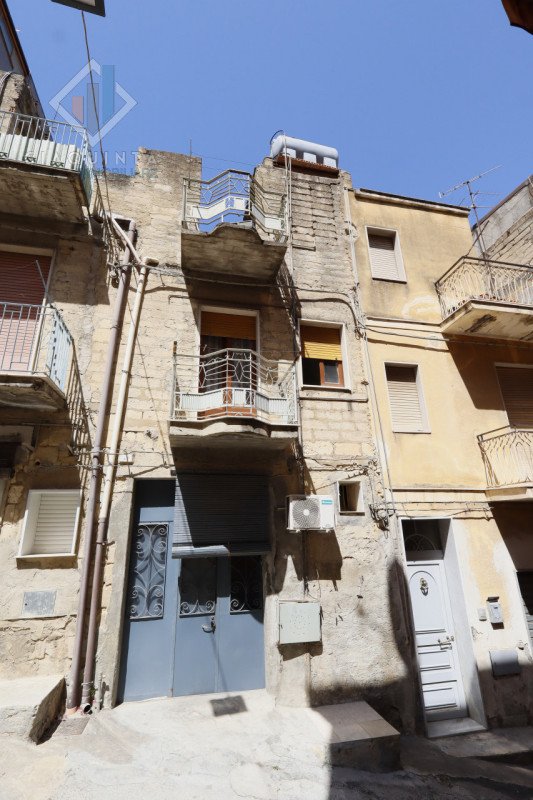 casa indipendente in vendita a Palagonia