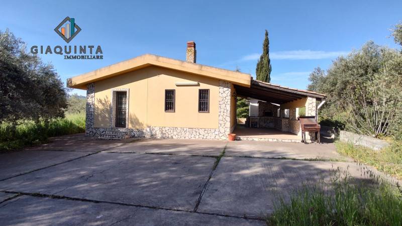 casa indipendente in vendita a Palagonia