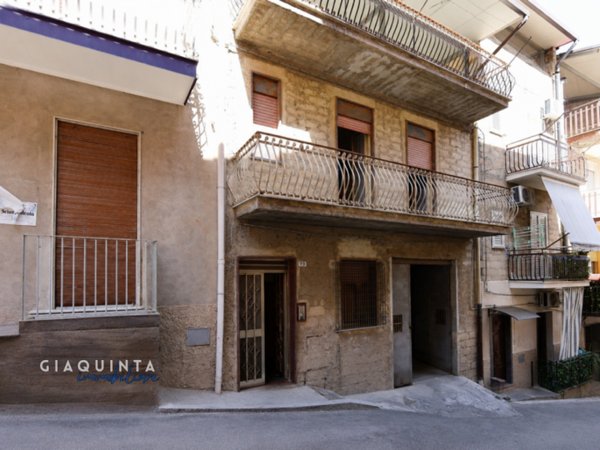 casa indipendente in vendita a Palagonia