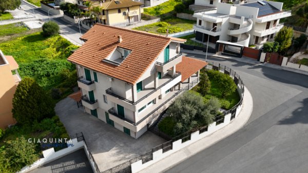 casa indipendente in vendita a Palagonia