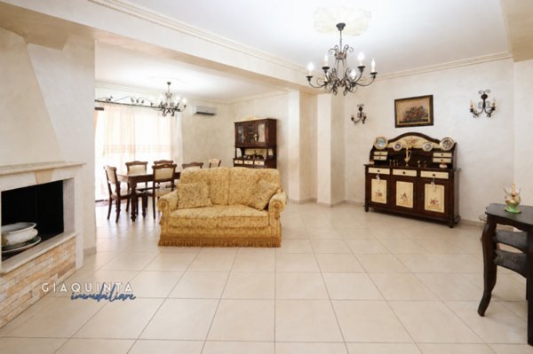 casa indipendente in vendita a Palagonia