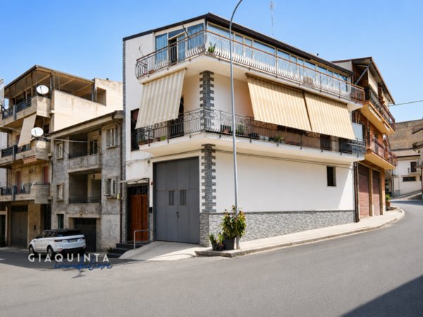 casa indipendente in vendita a Palagonia