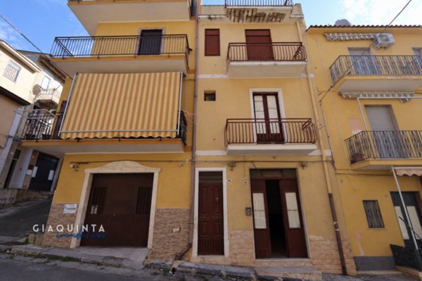 casa indipendente in vendita a Palagonia