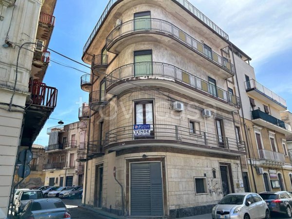appartamento in vendita a Paternò in zona Centro Storico